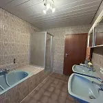 Apartamento Spacious Family House Near *