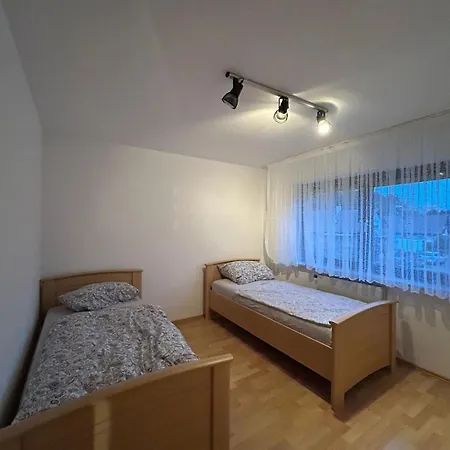 Spacious Family House Near Apartmán *