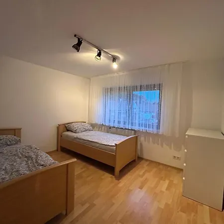 Spacious Family House Near Apartmán